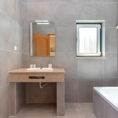 Moradia De Luxo Com Piscina Privada Aquecida Praia Sao Rafael *
